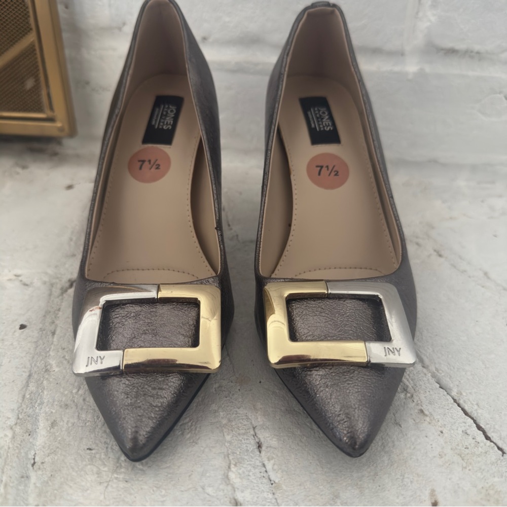 Jones New York Bronze Metallic Pointed Toe Heels 7.5 JNY Buckle Pumps - Picture 3 of 8